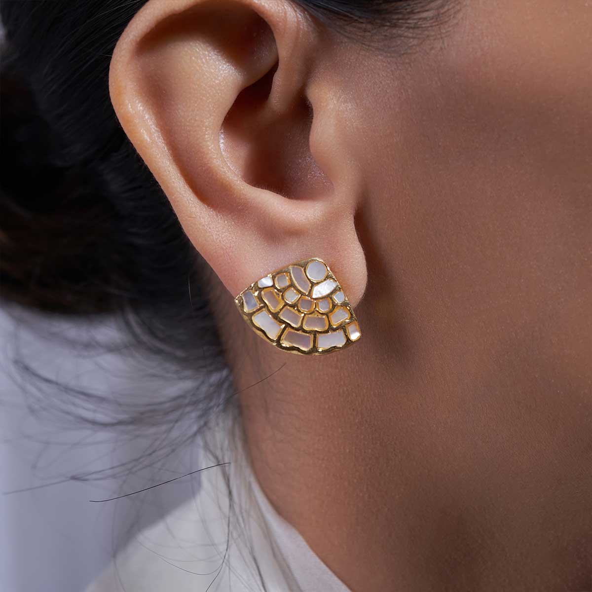 Quad Mali studs - Mother of Pearl