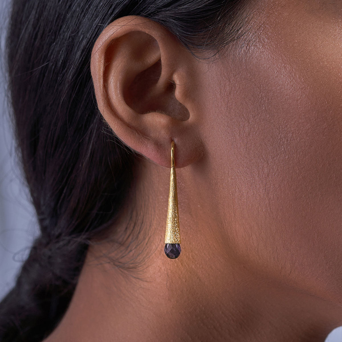 Nila Iolite Drops