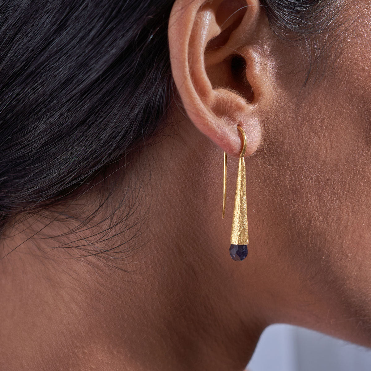 Nila Iolite Drops