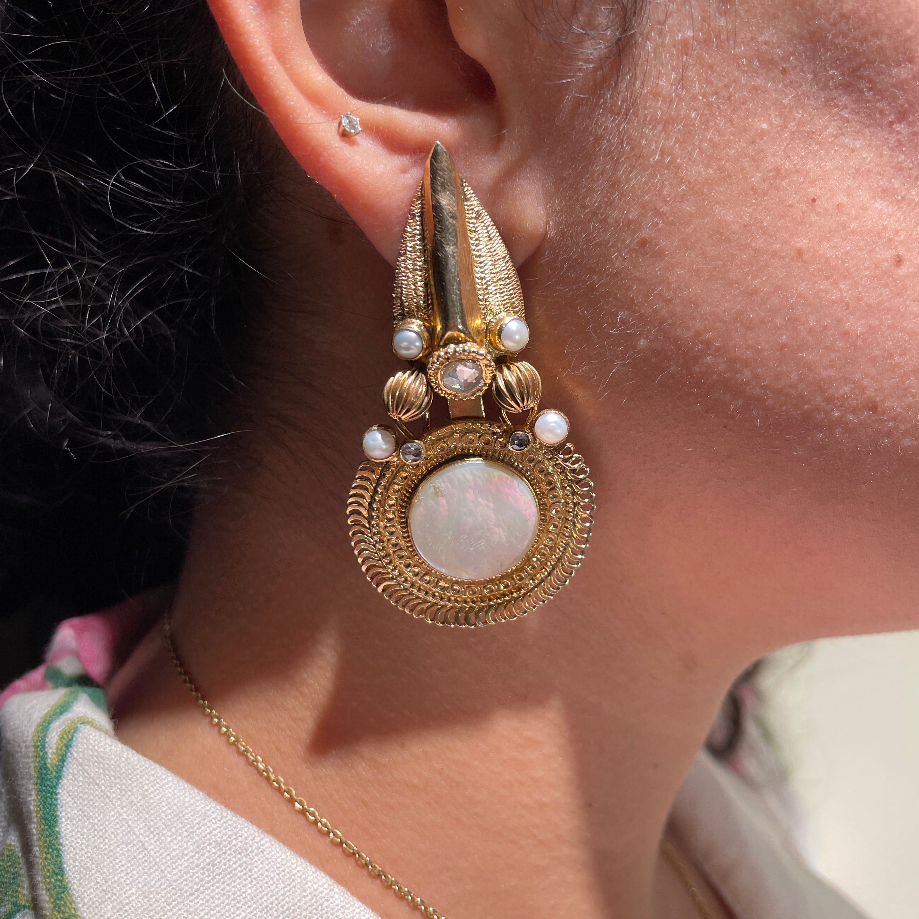 Puram Earrings - Mother of Pearl