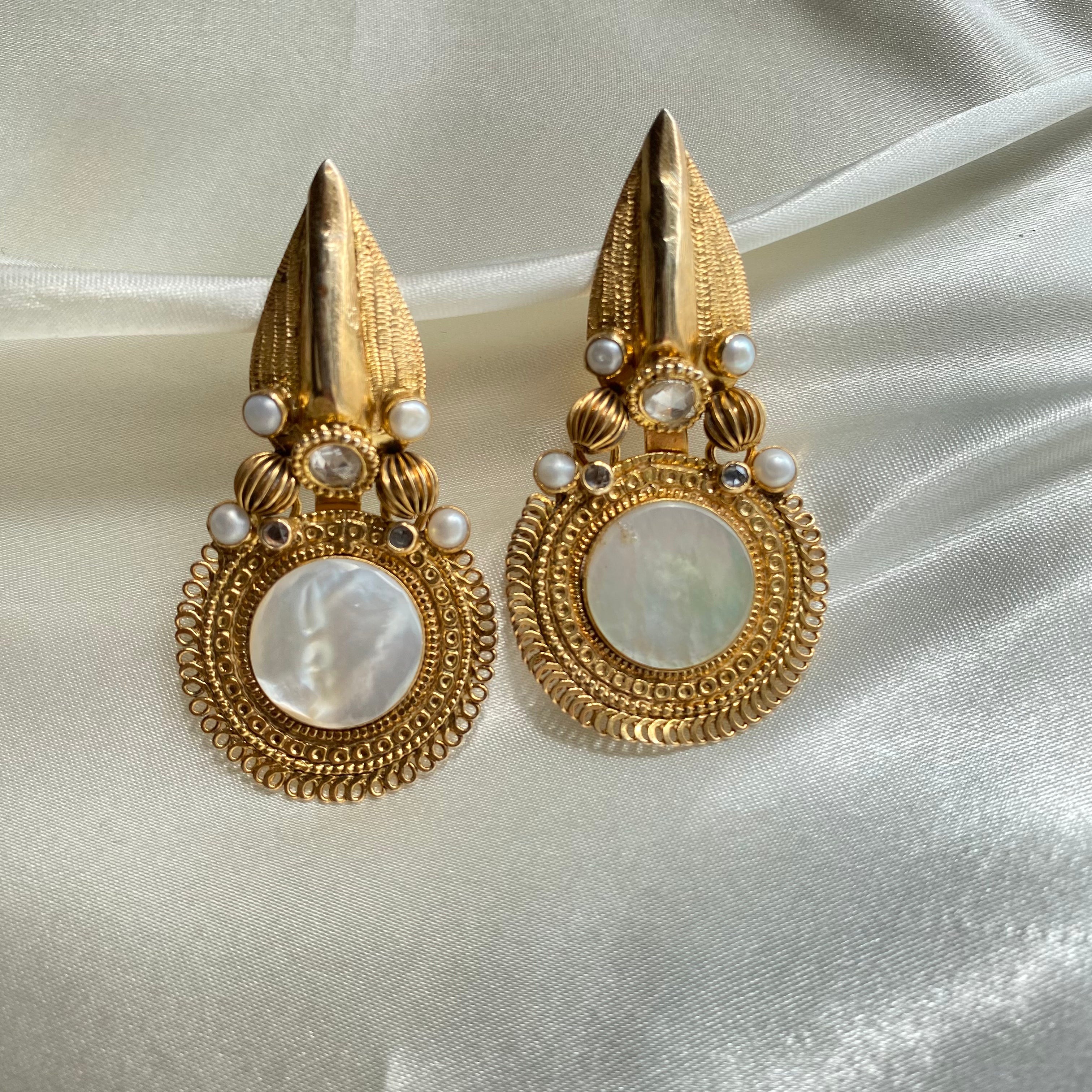 Puram Earrings - Mother of Pearl