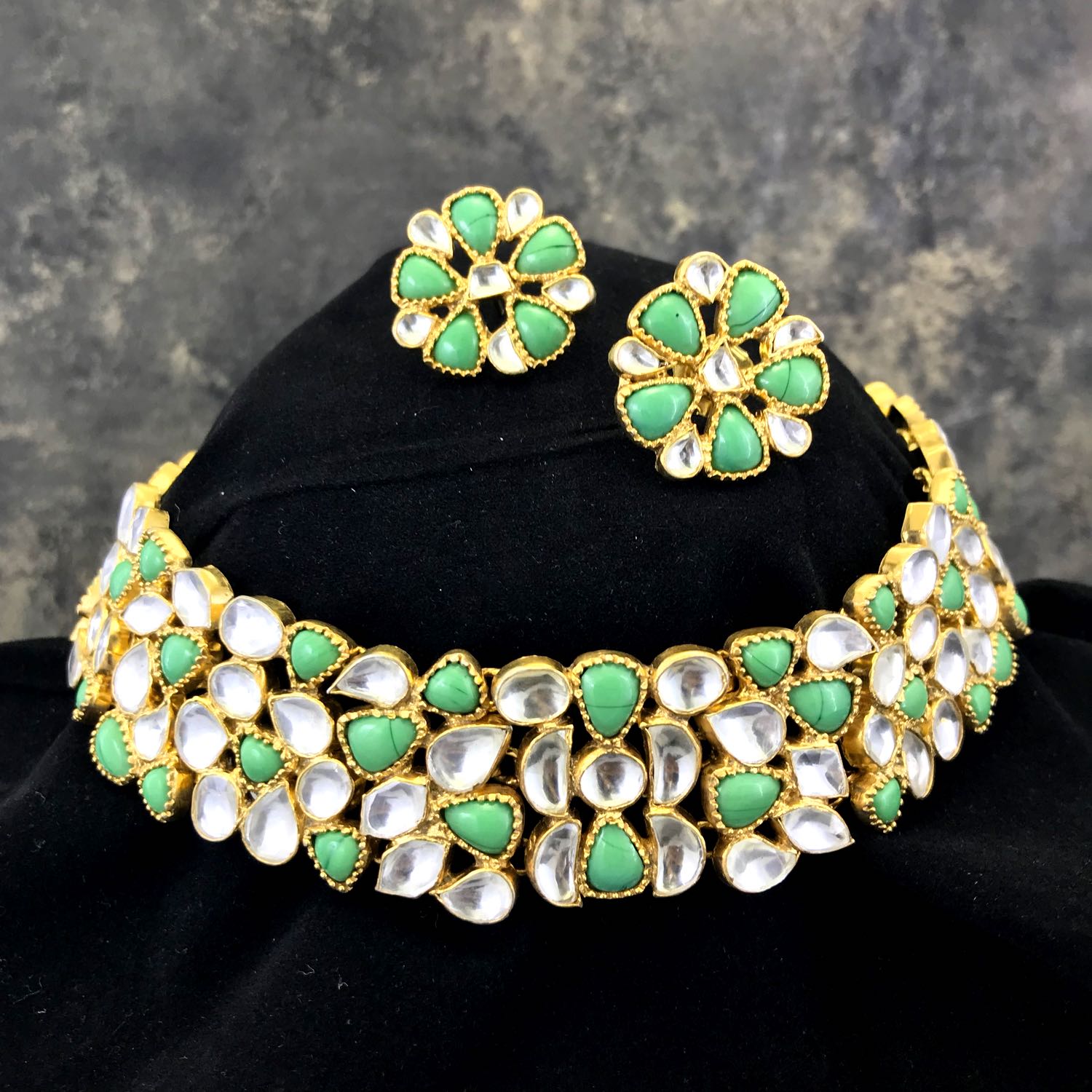 Prakrti Choker