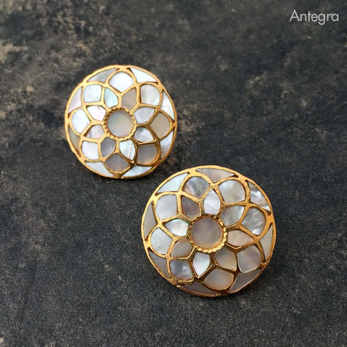 Circle Flower Stud